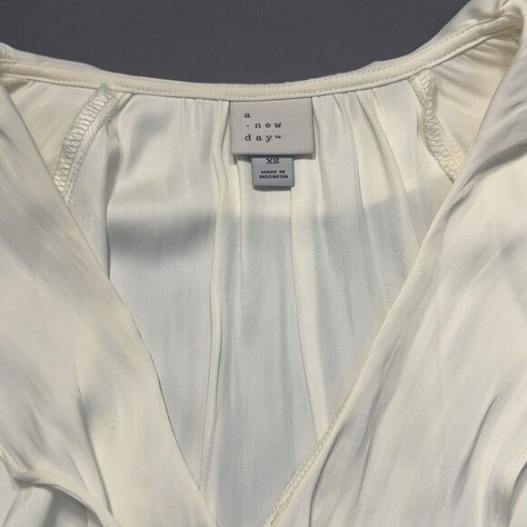 A New Day Shirt Womens XS White Ruffle Wrap Long Bell Sleeve Blouse Top - Picture 4 of 15